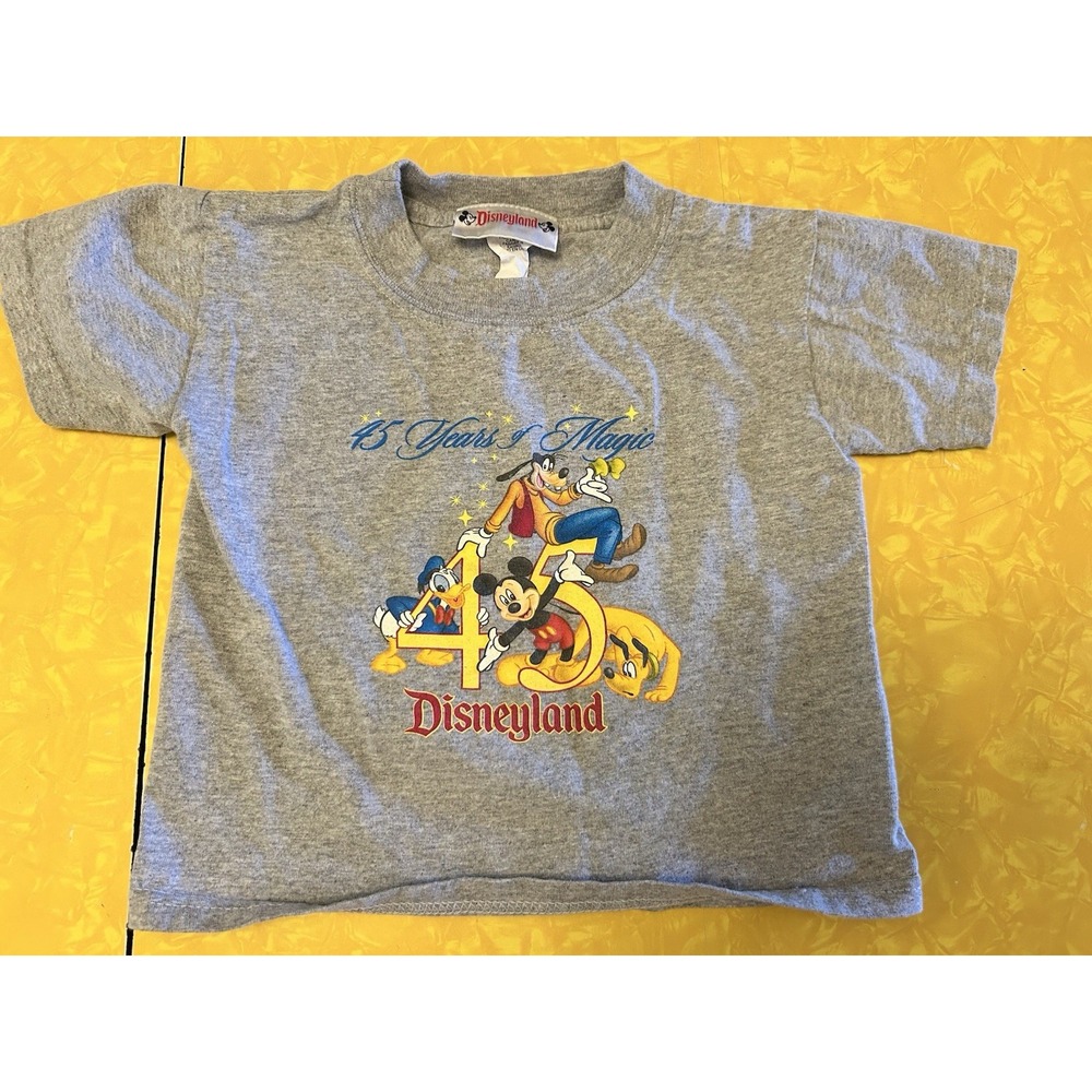 VTG Y2K DISNEYLAND 45 YEARS OF MAGIC MICKEY MOUSE GOOFY PLUTO T SHIRT 2T